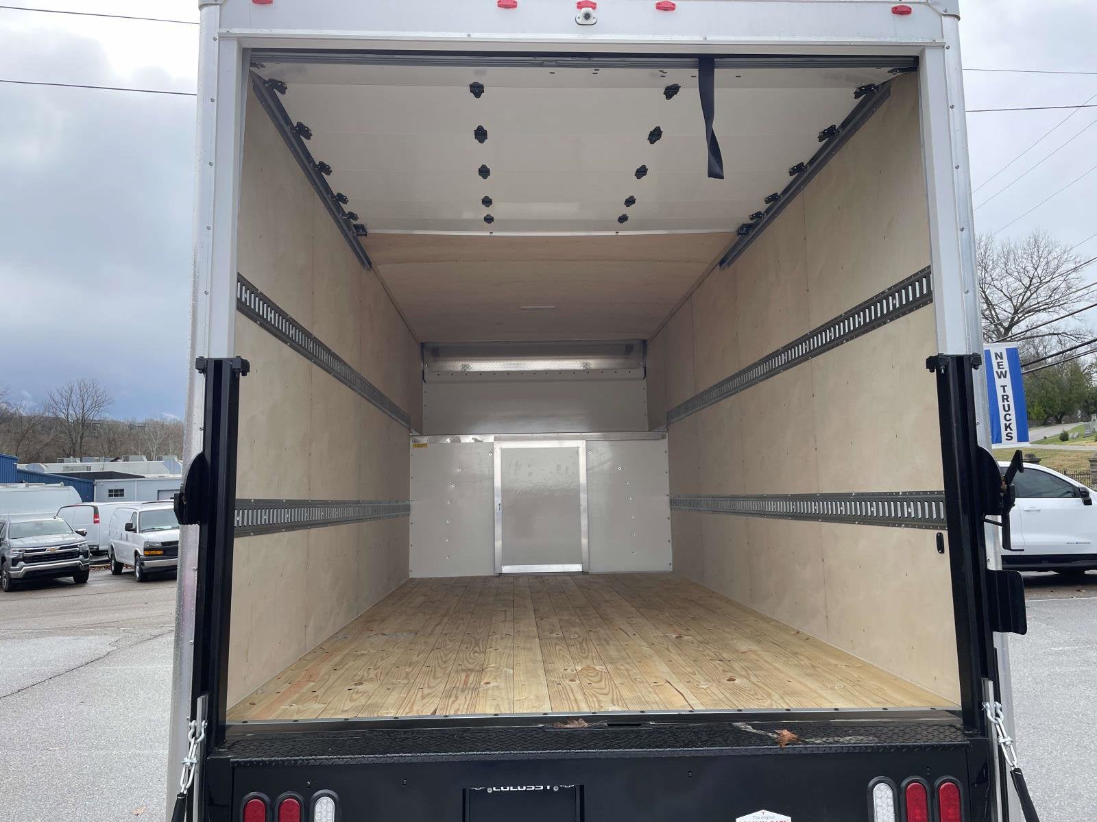 2025 Chevrolet Express Cutaway 4500 2WT