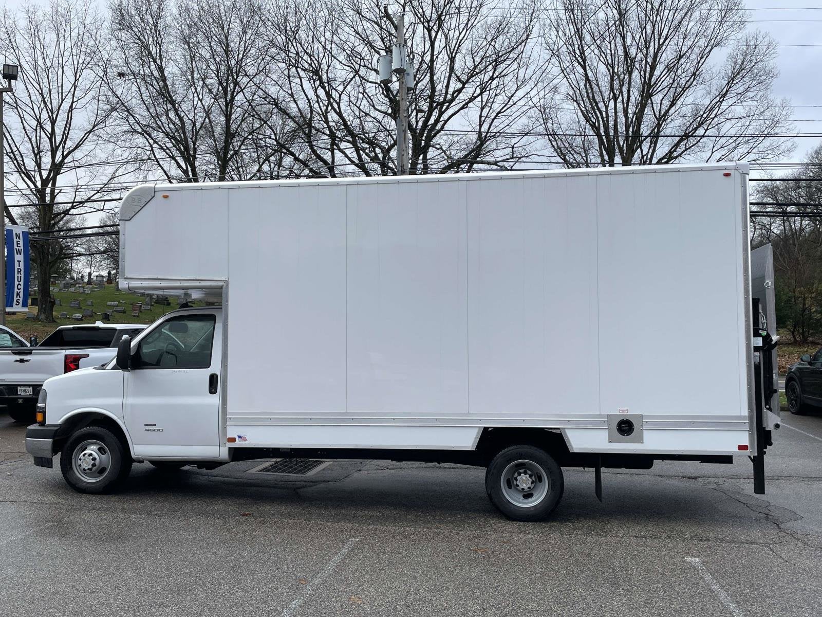 2025 Chevrolet Express Cutaway 4500 2WT