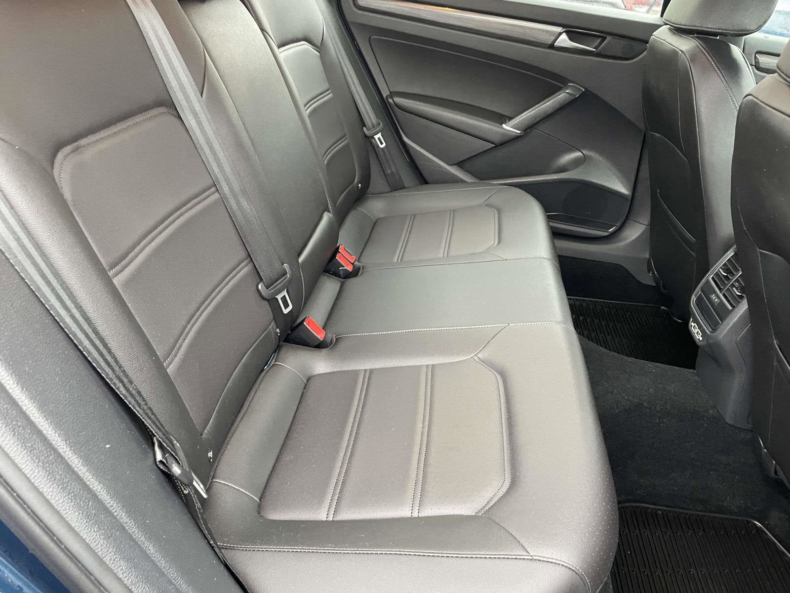 2021 Volkswagen Passat 2.0T R-Line