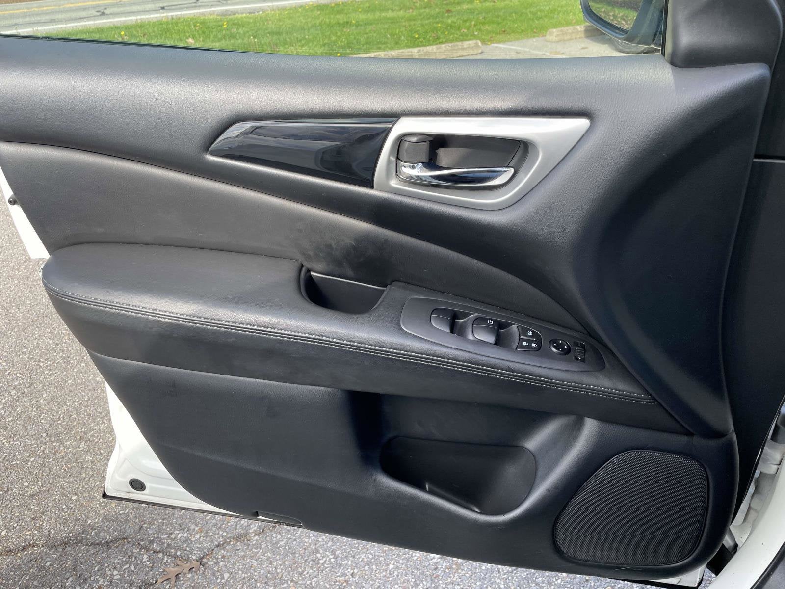 2019 Nissan Pathfinder S