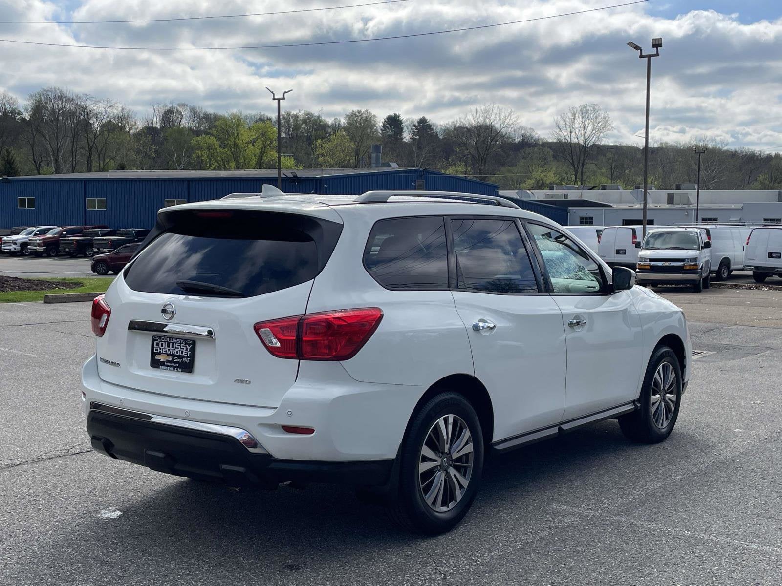 2019 Nissan Pathfinder S