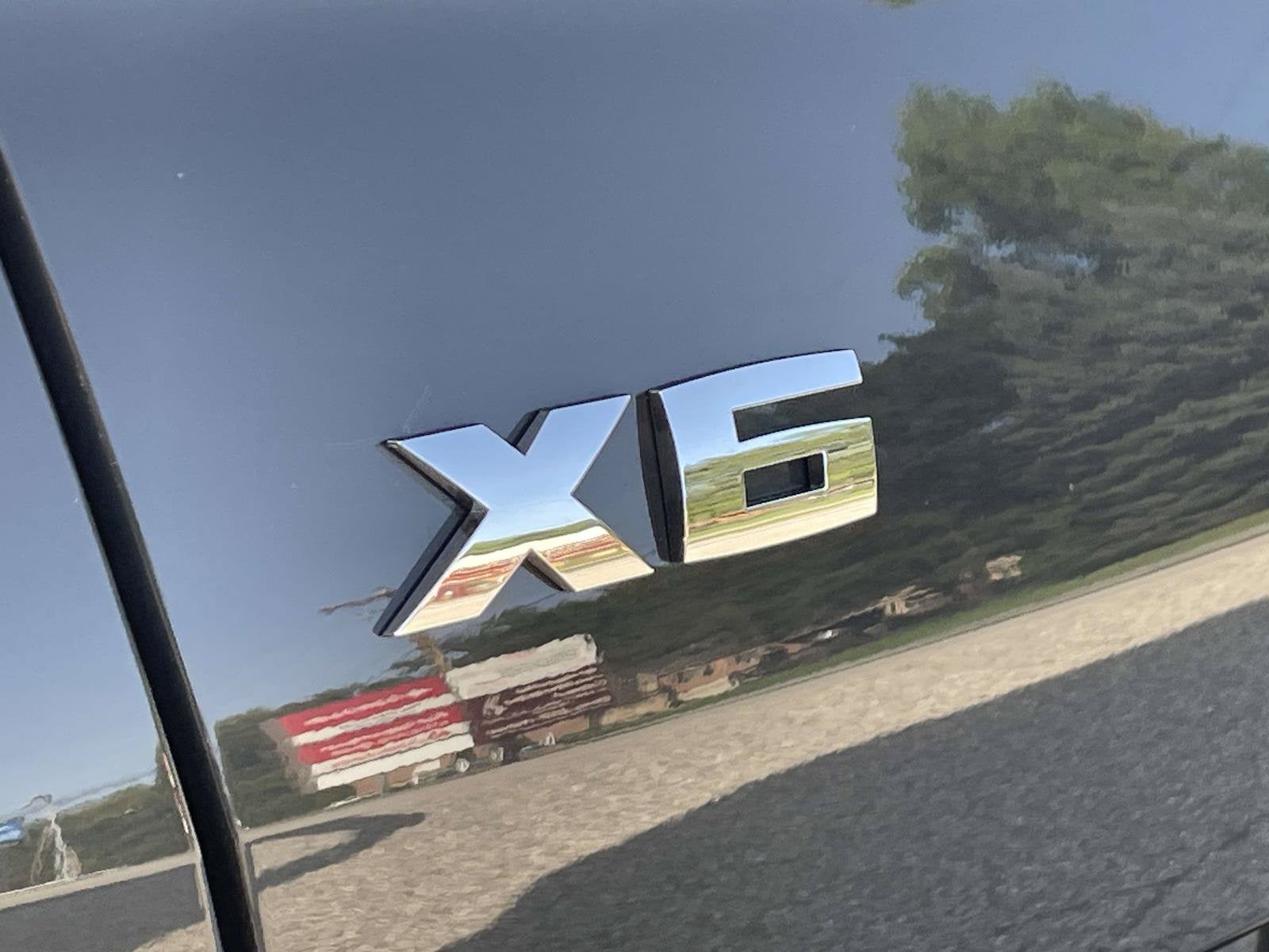 2025 BMW X6 M60i