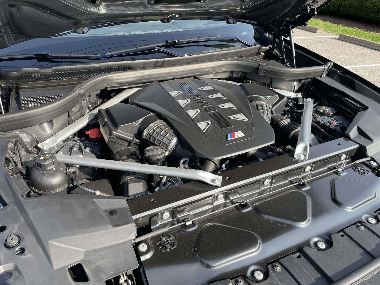 2025 BMW X6 M60i