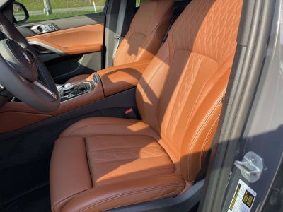 2025 BMW X6 M60i