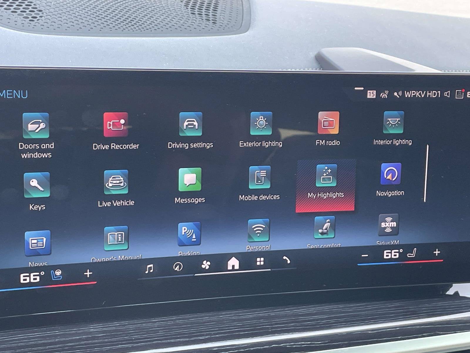 2025 BMW X6 M60i