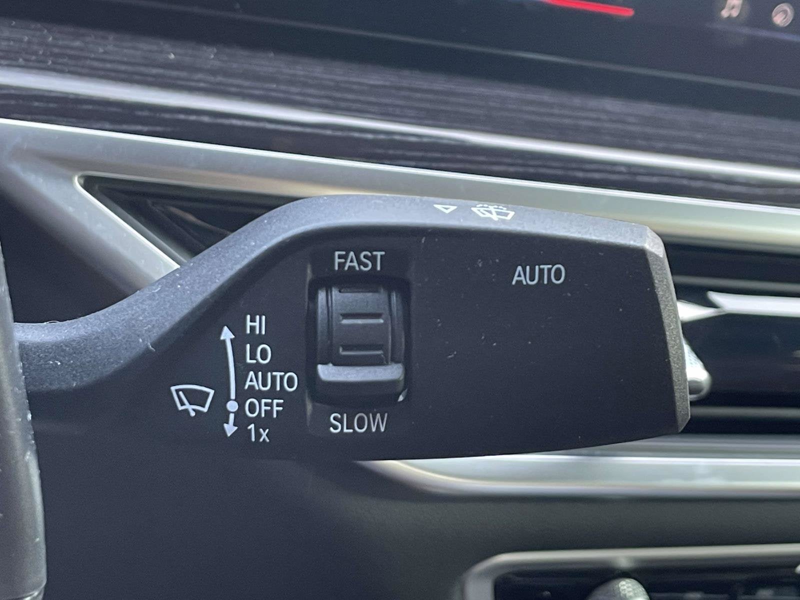 2025 BMW X6 M60i