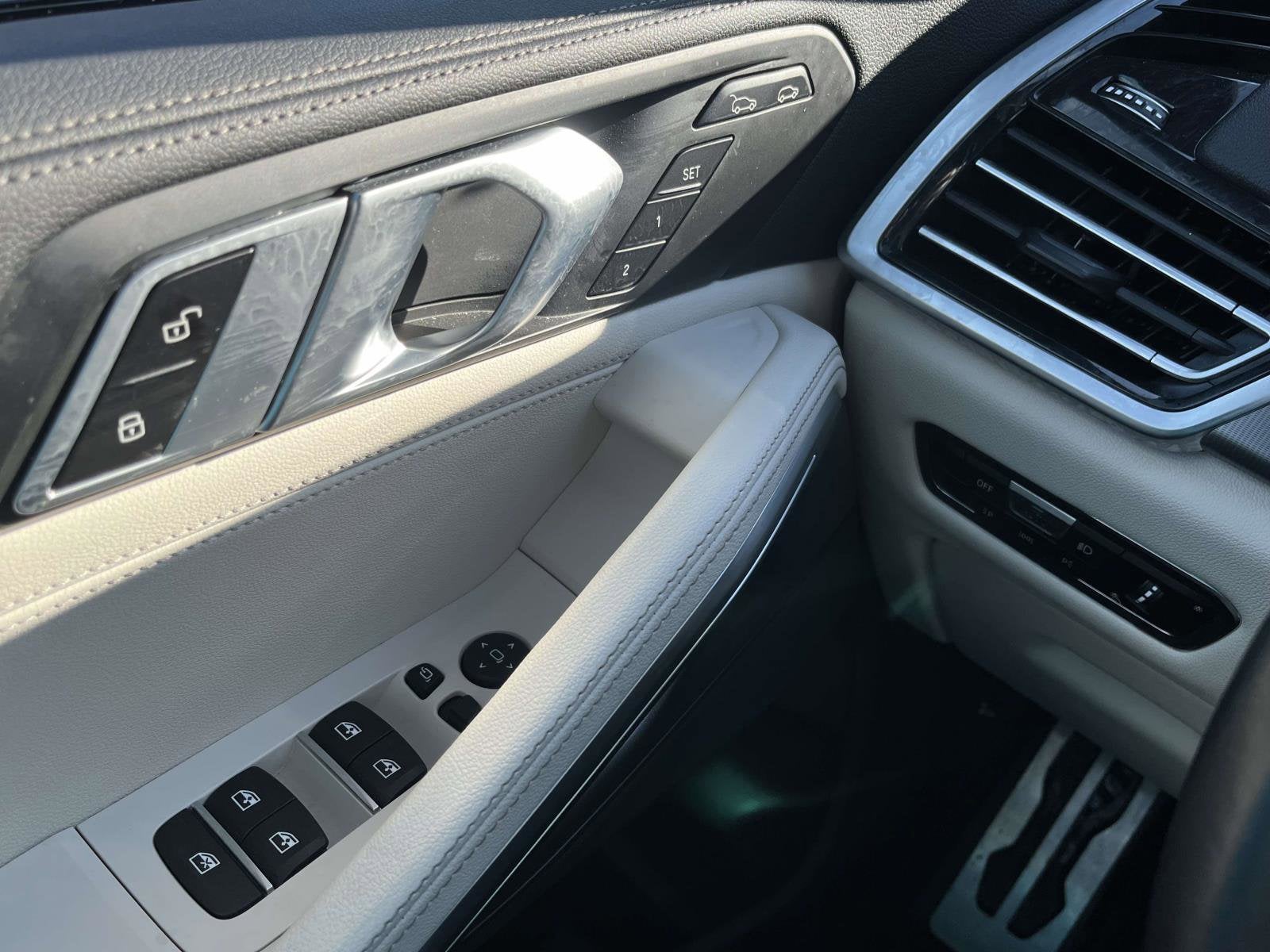 2022 BMW X6 xDrive40i