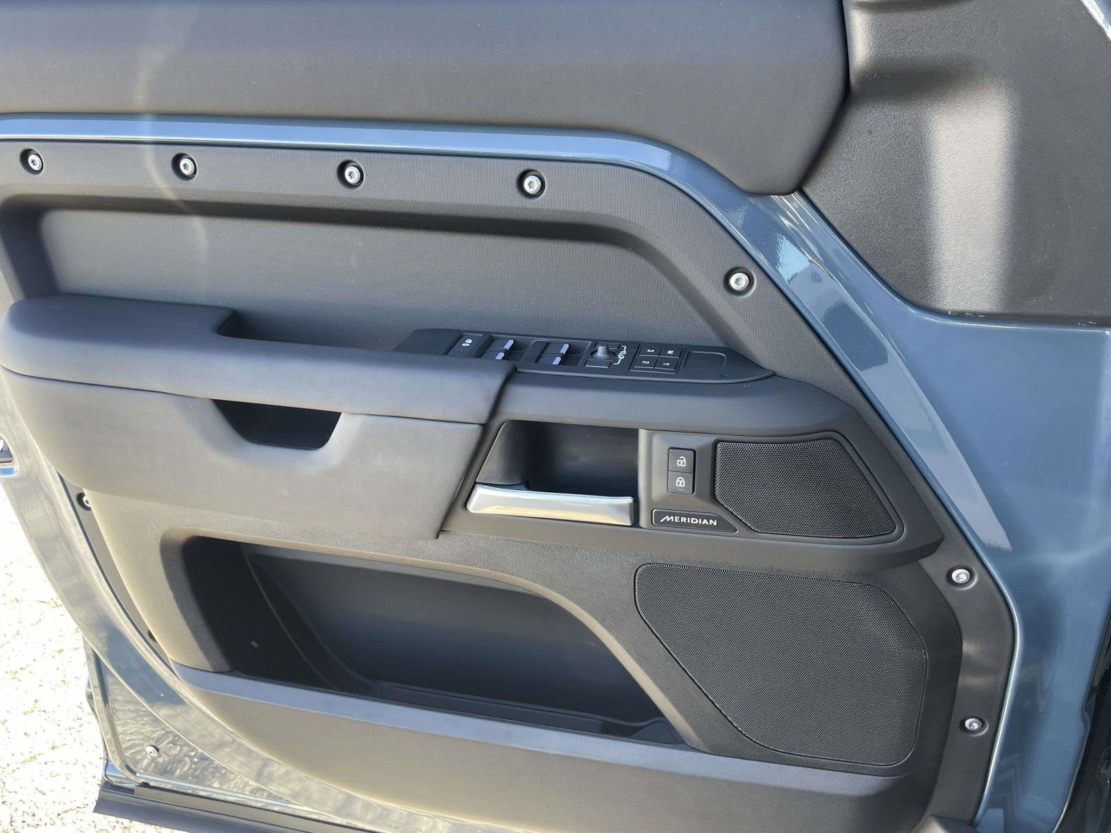 2025 Land Rover Defender S