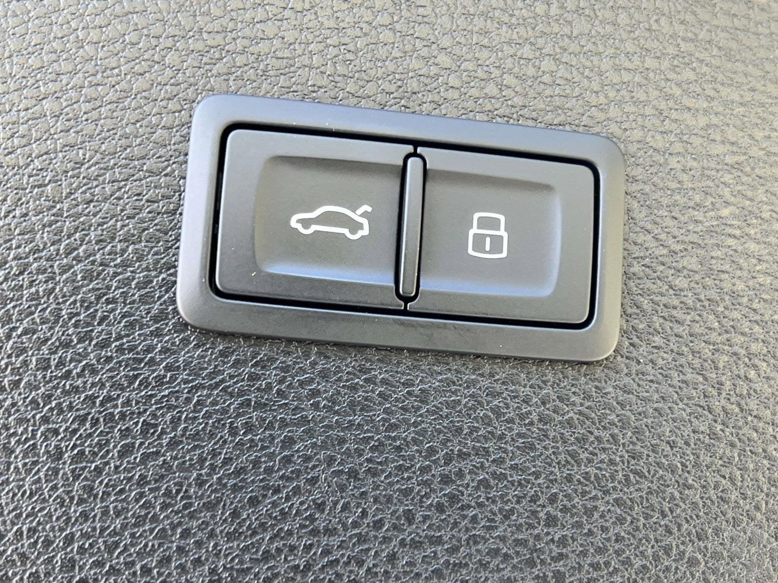 2023 Audi SQ5 Premium Plus