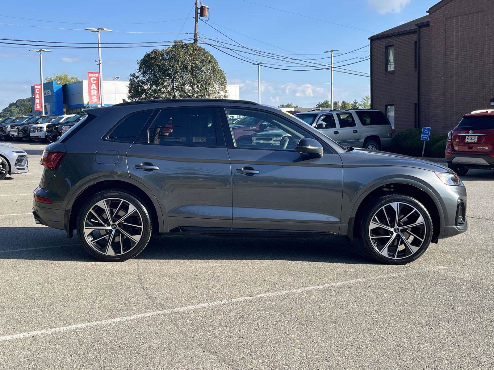 2023 Audi SQ5 Premium Plus