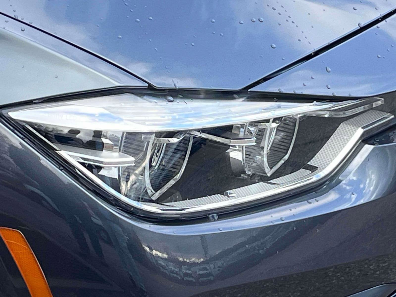 2018 BMW 3 Series 320i xDrive